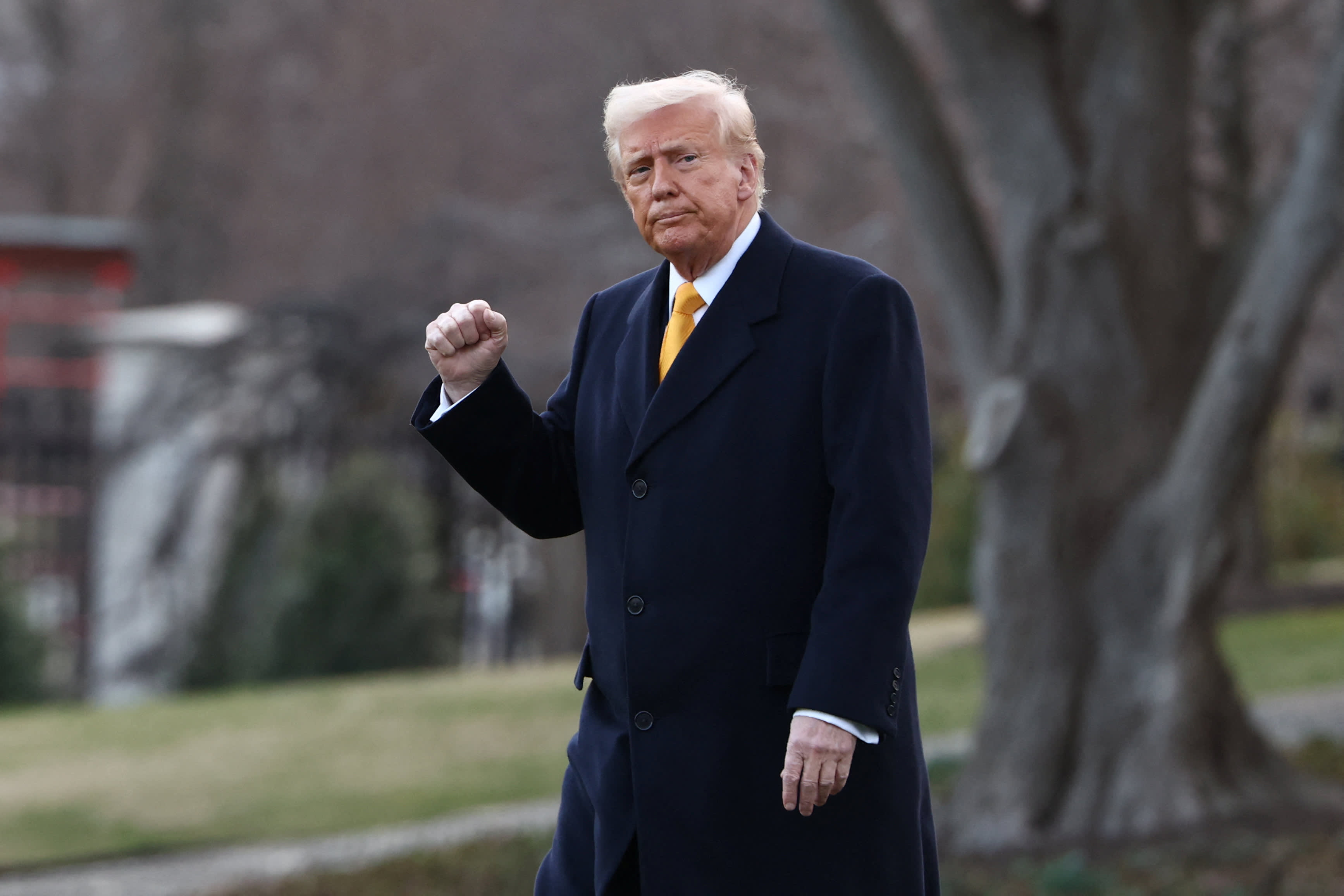 Trump anticipates a period of economic transition: 'Monitoring the stock market isn't feasible'