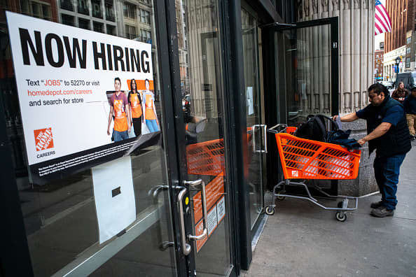 According to ADP, private sector companies created only 77,000 jobs in February, significantly underperforming forecasts.