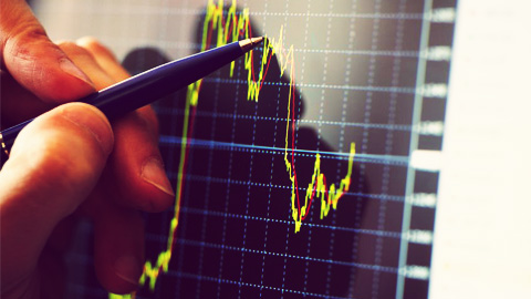 Bakkt experiences a drop in stock prices after significant client losses in the cryptocurrency sector.