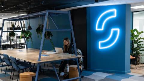 Romania's Salt launches on Starling's software-as-a-service platform